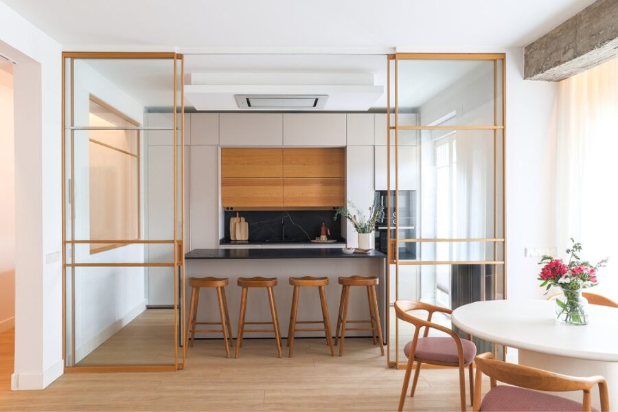 Cocina cashmere y roble en Casa Miel