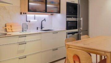 Cocina en laca combinada con negro